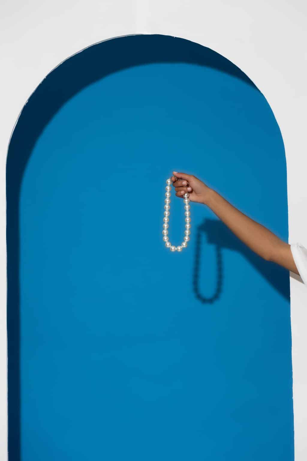 Round pearl necklace
