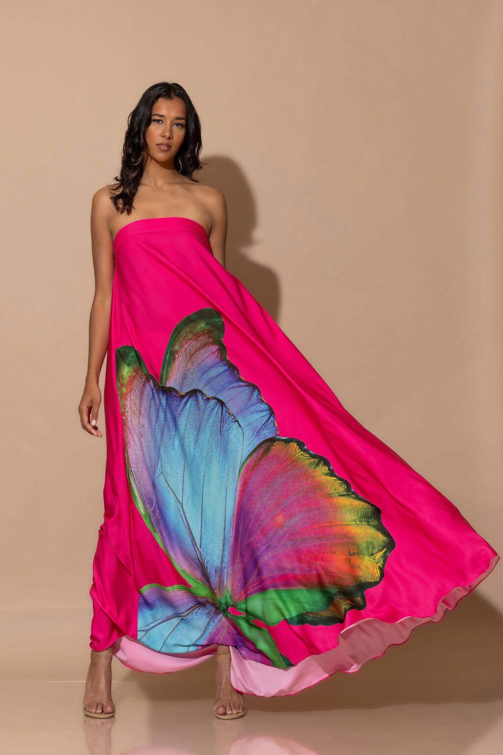 Luxurious strapless wide-cut satin print gown