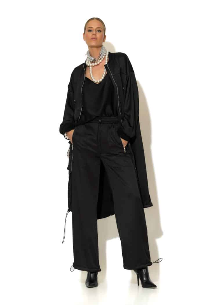 Satin crepe tapered pants with elasticated waist and zip pockets