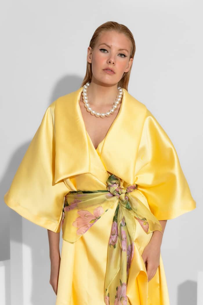 Bold Round pearl necklace