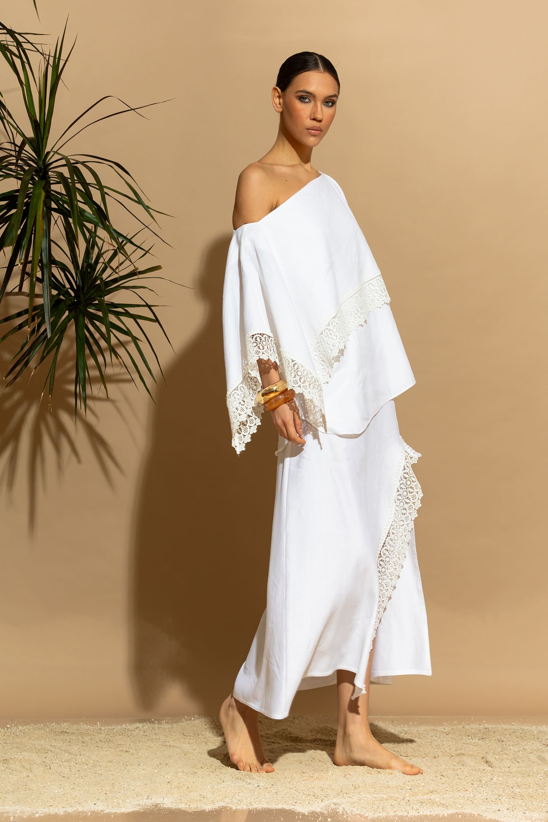 Home-C-THROU-Exclusive-Banner-Instagram